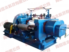 带自动翻胶装置的开炼机